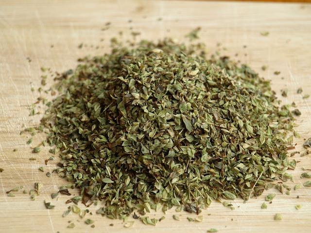 parsley-g0a541ac52_640.png